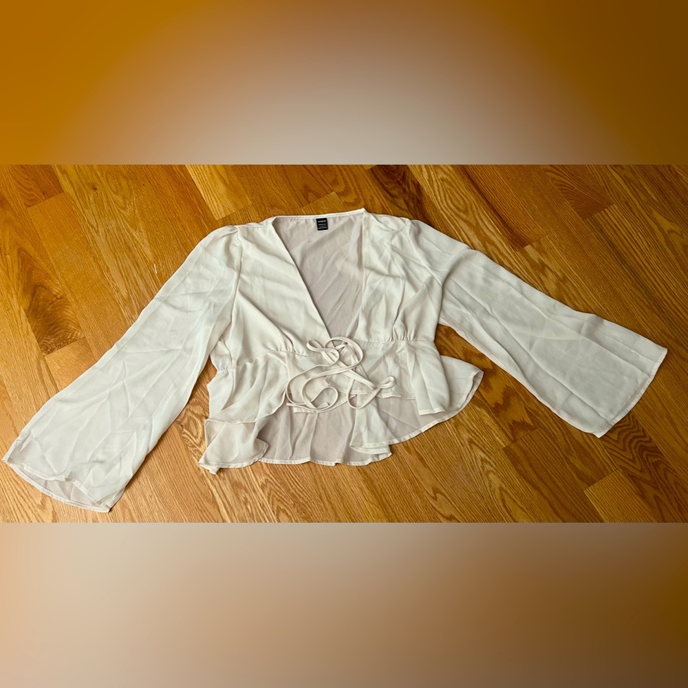 White Flowy Crop Top, Size L (US)